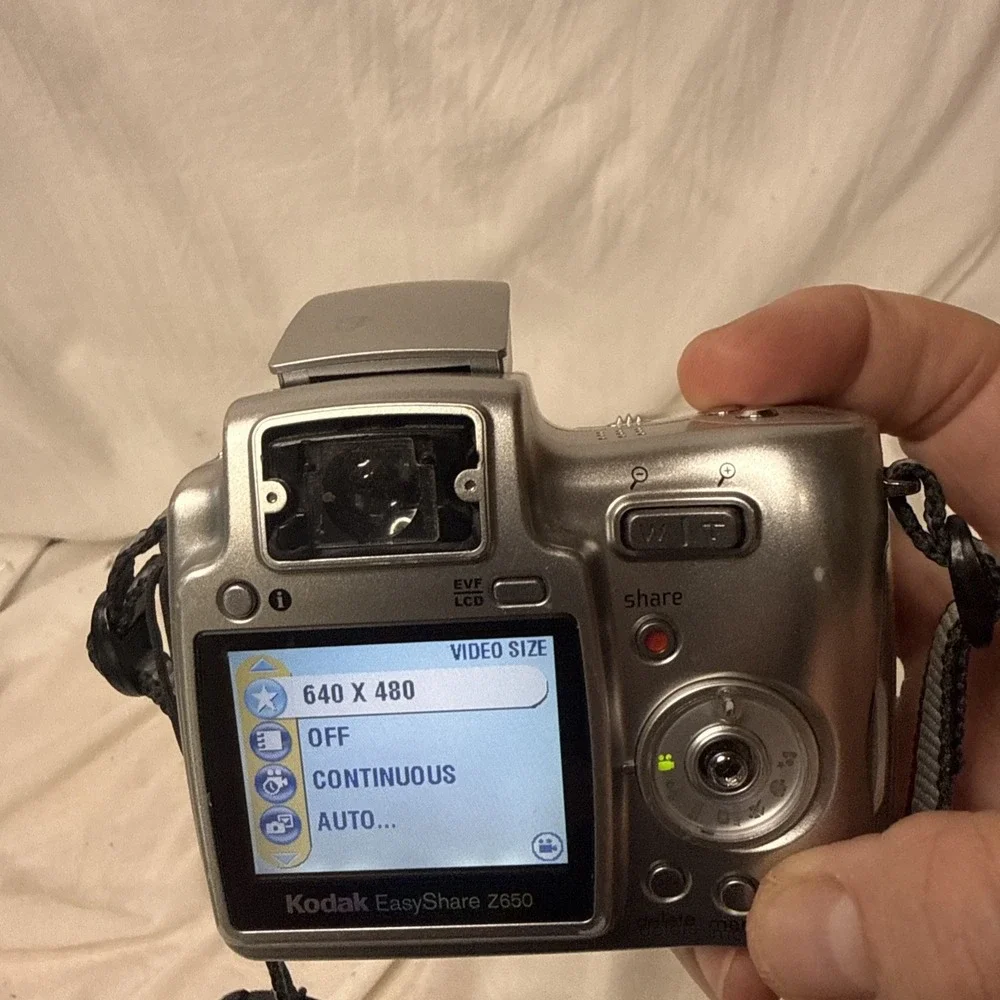 Kodak EasyShare Z650 6.1MP Digital Camera TESTED 10X Schneider Krueznach Zoom SD